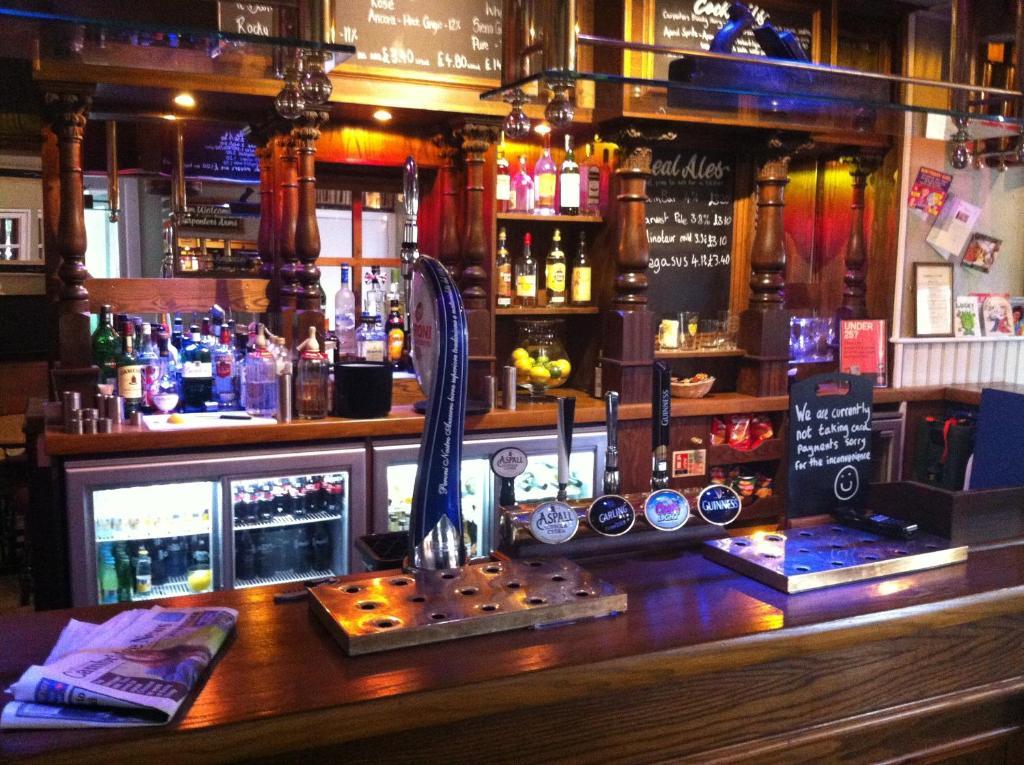 The Carpenter'S Arms Hotel Cambridge  Exterior foto